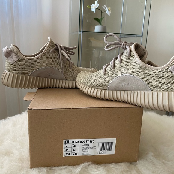 Adidas Yeezy Boost 350 - Picture 1 of 5